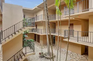 4040 N Hills Dr, Hollywood, FL 33021 - Photo 34