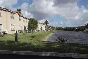 334 SW 86th Ave, Pembroke Pines, FL 33025 - Photo 4