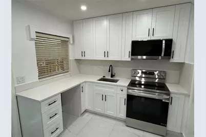 421 NE 21st Court, Wilton Manors, FL 33305 - Photo 4