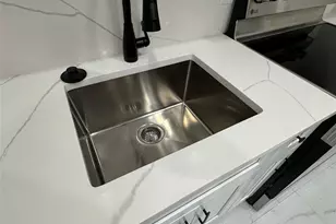 421 NE 21st Ct, Wilton Manors, FL 33305 - Photo 6