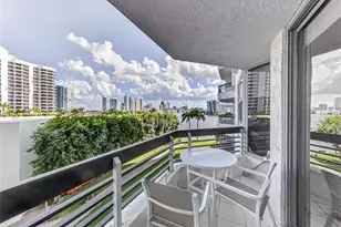 3530 Mystic Pointe Dr, Aventura, FL 33180 - Photo 22