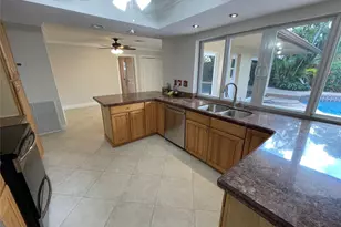 7308 NW 81st St, Tamarac, FL 33321 - Photo 4