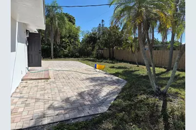 254 NE 42nd Court, Deerfield Beach, FL 33064 - Photo 8