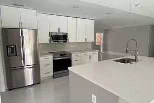 9071 NW 13th St, Plantation, FL 33322 - Photo 2