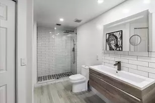 2452 Centergate Dr, Miramar, FL 33025 - Photo 20