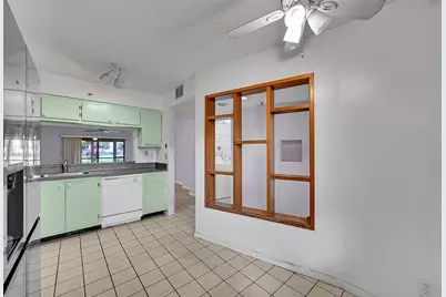 2206 S Cypress Bend Drive #102, Pompano Beach, FL 33069 - Photo 10