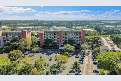 2206 S Cypress Bend Drive #102, Pompano Beach, FL 33069 - Photo 32