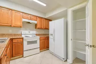 332 NE Cullman Ct, Port Saint Lucie, FL 34983 - Photo 12