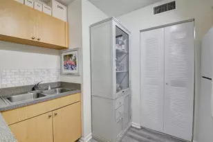 704 Villa Cir, Boynton Beach, FL 33435 - Photo 32