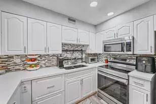 2501 NW 98th Way, Coral Springs, FL 33065 - Photo 6