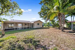 9203 NW 71st St, Tamarac, FL 33321 - Photo 18