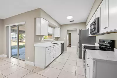 9203 NW 71st Street, Tamarac, FL 33321 - Photo 4