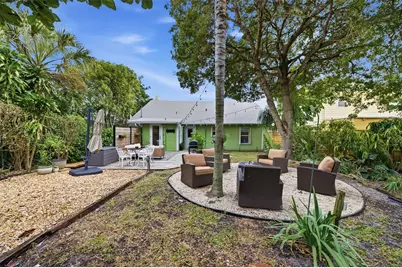 117 S Palmway, Lake Worth Beach, FL 33460 - Photo 1