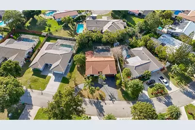 1060 NW 82nd Avenue, Coral Springs, FL 33071 - Photo 24