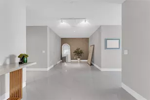 18975 Collins Ave, North Miami Beach, FL 33160 - Photo 34