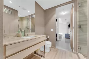 18975 Collins Ave, North Miami Beach, FL 33160 - Photo 12