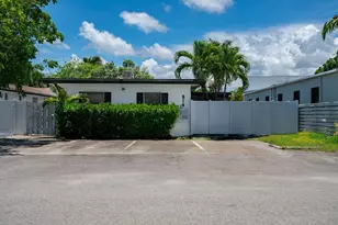 814 NE 14th Pl, Fort Lauderdale, FL 33304 - Photo 2