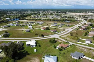 4239 E Gator Cir, Cape Coral, FL 33909 - Photo 10