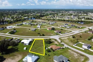 4239 E Gator Cir, Cape Coral, FL 33909 - Photo 8
