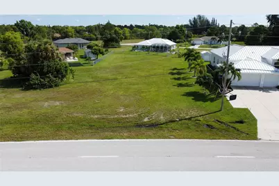 4239 E Gator Circle, Cape Coral, FL 33909 - Photo 2