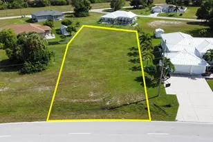 4239 E Gator Cir, Cape Coral, FL 33909 - Photo 1