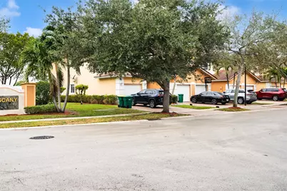 5722 Tuscany Terrace, Tamarac, FL 33321 - Photo 2