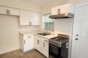 2711 Lincoln St, Hollywood, FL 33020 - Photo 4