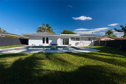 607 Maple Drive, Margate, FL 33063 - Photo 10