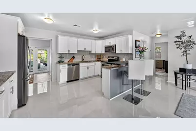 937 SE 7th Street, Deerfield Beach, FL 33441 - Photo 14