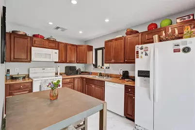 1017 NE 202nd Lane, Miami, FL 33179 - Photo 6