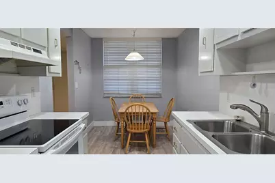 250 Jacaranda Drive #604, Plantation, FL 33324 - Photo 6