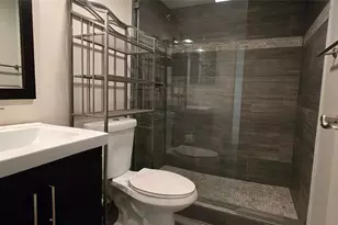 250 Jacaranda Dr, Plantation, FL 33324 - Photo 16