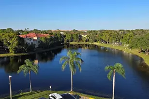 250 Jacaranda Dr, Plantation, FL 33324 - Photo 2