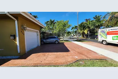 806 NE 7th Street #a, Hallandale Beach, FL 33009 - Photo 14