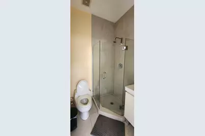 806 NE 7th Street #b, Hallandale Beach, FL 33009 - Photo 6