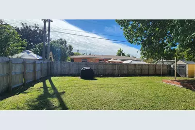 806 NE 7th Street #b, Hallandale Beach, FL 33009 - Photo 8