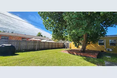 806 NE 7th Street #b, Hallandale Beach, FL 33009 - Photo 1