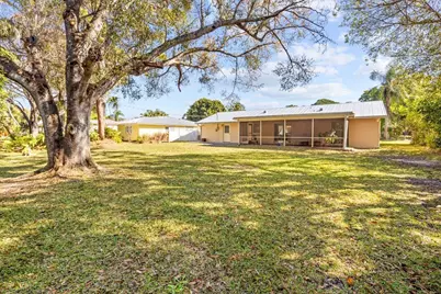 1215 37th Avenue, Vero Beach, FL 32960 - Photo 20
