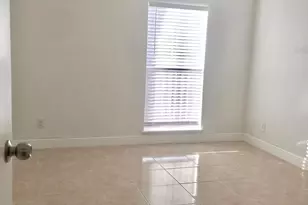 927 Riverside Dr, Coral Springs, FL 33071 - Photo 14