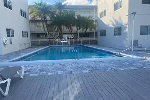 462 Golden Isles Dr, Hallandale Beach, FL 33009 - Photo 10