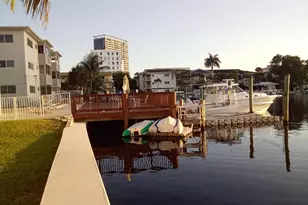 462 Golden Isles Dr, Hallandale Beach, FL 33009 - Photo 4