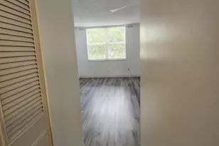 9430 Poinciana Pl, Davie, FL 33324 - Photo 14