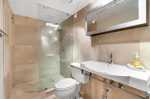 112 N Birch Rd, Fort Lauderdale, FL 33304 - Photo 16