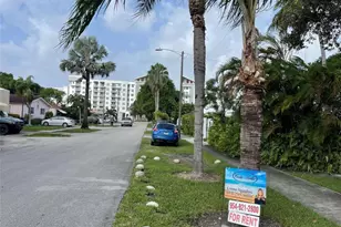 713 NE 4th St, Hallandale Beach, FL 33009 - Photo 24