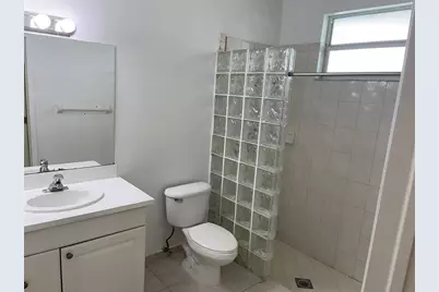 713 NE 4th Street, Hallandale Beach, FL 33009 - Photo 16