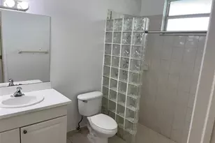 713 NE 4th St, Hallandale Beach, FL 33009 - Photo 16