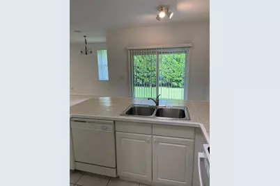 713 NE 4th Street, Hallandale Beach, FL 33009 - Photo 10