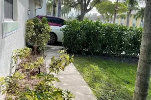 713 NE 4th St, Hallandale Beach, FL 33009 - Photo 26