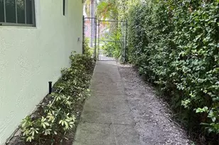 713 NE 4th St, Hallandale Beach, FL 33009 - Photo 6