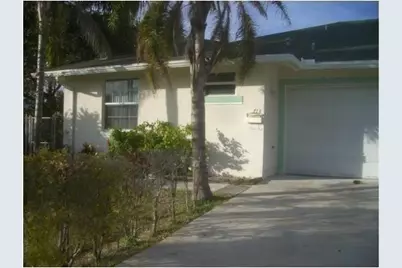 713 NE 4th Street, Hallandale Beach, FL 33009 - Photo 1